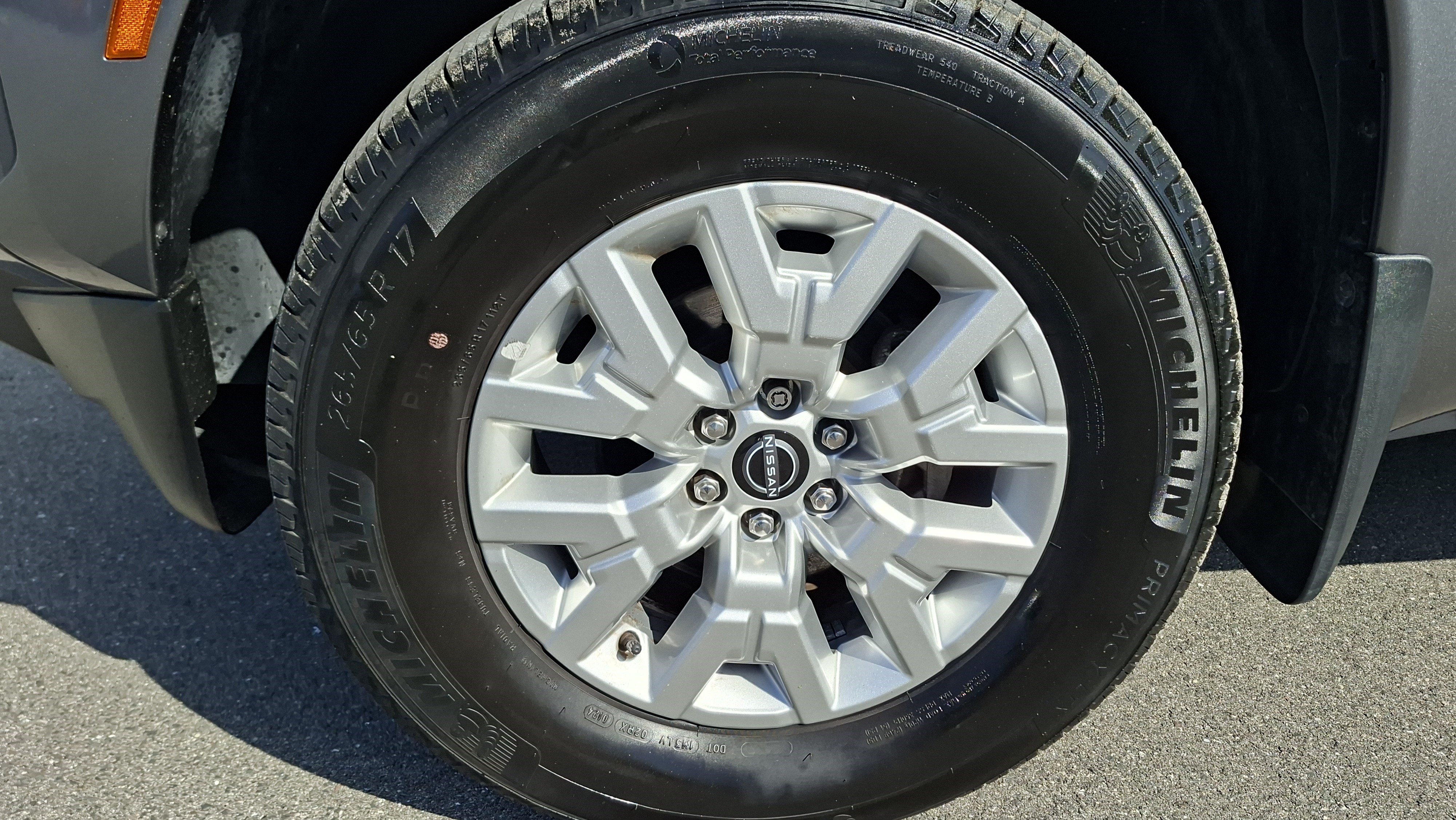 Used 2024 Nissan Frontier SV w/ SV Convenience Package RWD image 25