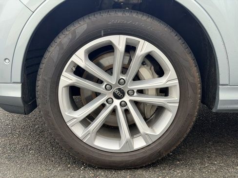 Certified 2025 Audi Q7 3.0T Premium Plus image 28