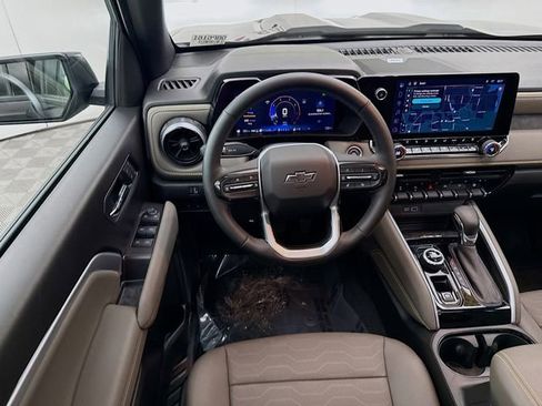 Used 2025 Chevrolet Colorado ZR2 w/ Technology Package image 25