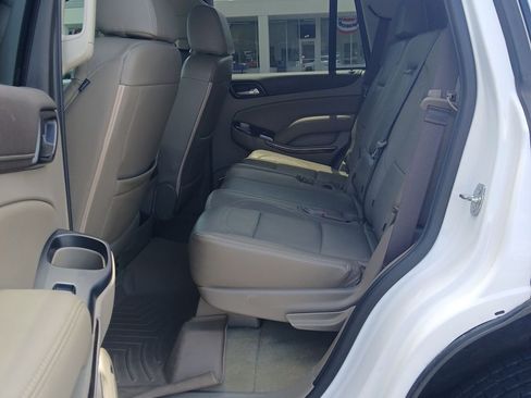 Used 2017 GMC Yukon SLE w/ Convenience Package RWD image 9
