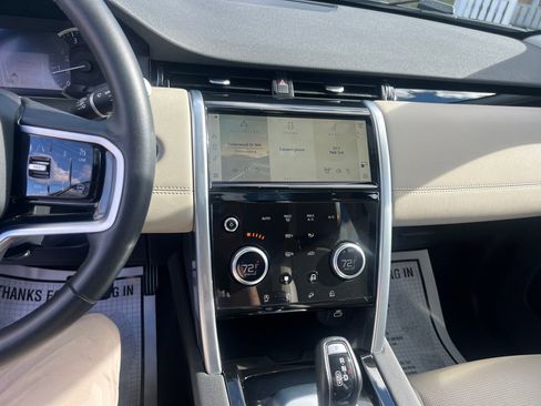 Used 2023 Land Rover Discovery Sport S image 17