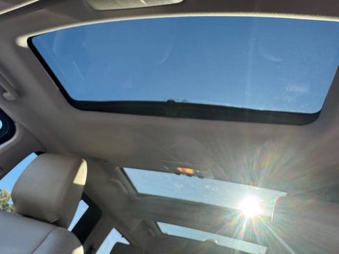 Used 2016 Land Rover LR4 HSE Silver Edition image 8