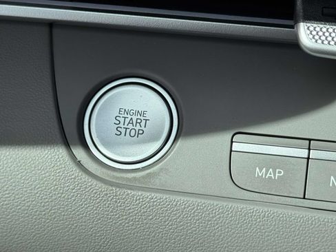 Certified 2024 Hyundai Elantra SEL w/ Convenience Package FWD image 30