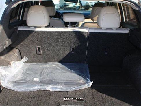 Used 2022 Nissan Rogue Sport SL w/ Premium Package image 11