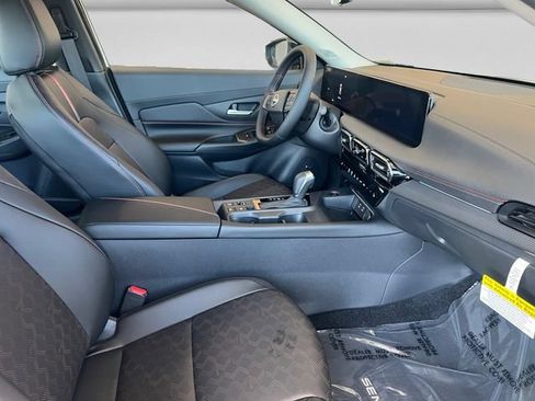 New 2026 Nissan Sentra SR w/ SR Premium Package FWD image 16