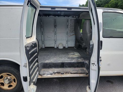 Used 2007 Chevrolet Express 1500 RWD image 19