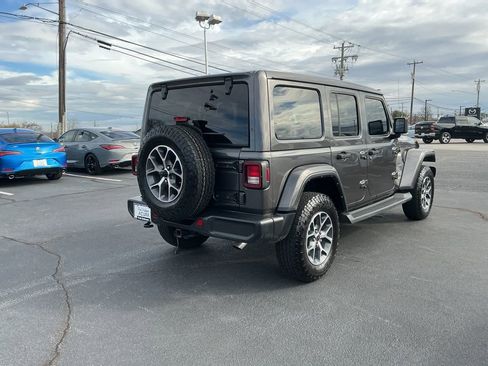 Used 2021 Jeep Wrangler Unlimited Sahara w/ Cold Weather Group image 5