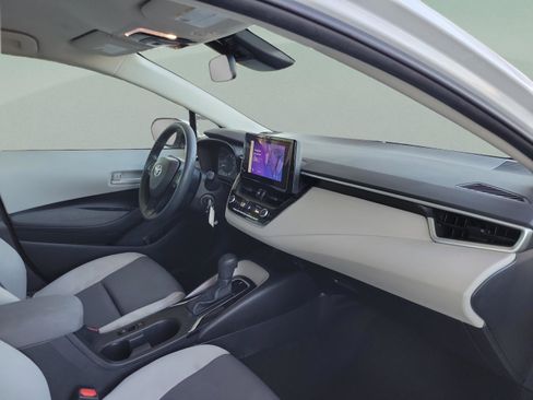 Used 2023 Toyota Corolla LE image 24