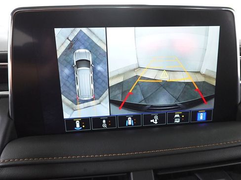 Used 2024 GMC Yukon AT4 w/ Technology Package image 19