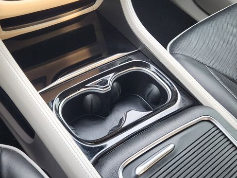 Used 2022 Chrysler Pacifica Limited image 22