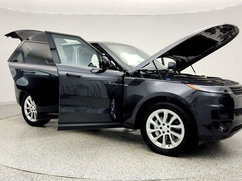 Used 2024 Land Rover Range Rover Sport SE image 10
