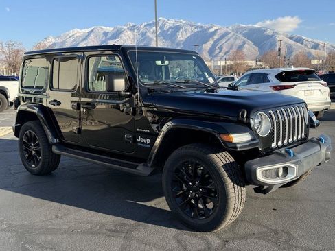 Used 2022 Jeep Wrangler Unlimited Sahara w/ Cold Weather Group image 6
