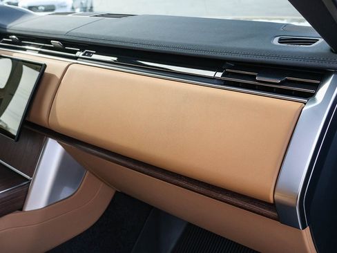 New 2026 Land Rover Range Rover SE image 18