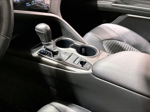 Used 2024 Toyota Camry SE image 18