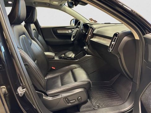 Used 2023 Volvo XC40 B5 Plus w/ Driver Assist Package AWD/4WD image 16