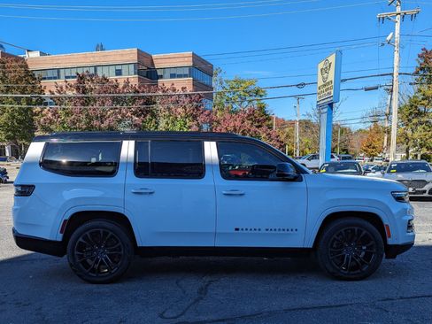 Used 2024 Jeep Grand Wagoneer Series III w/ Rear Seat Video Group 1 image 6