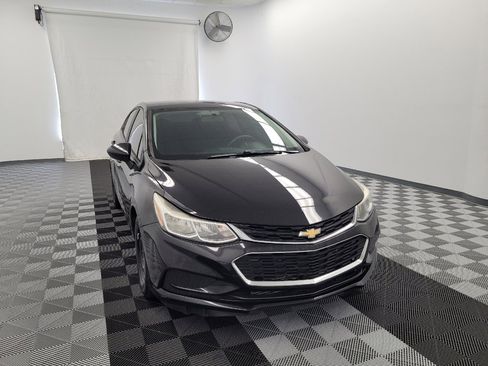 Used 2018 Chevrolet Cruze LS FWD image 14