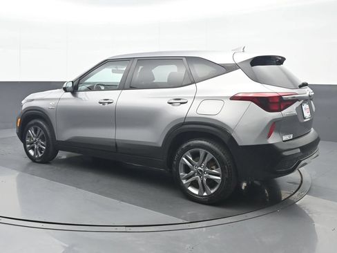 Used 2021 Kia Seltos LX AWD/4WD image 4
