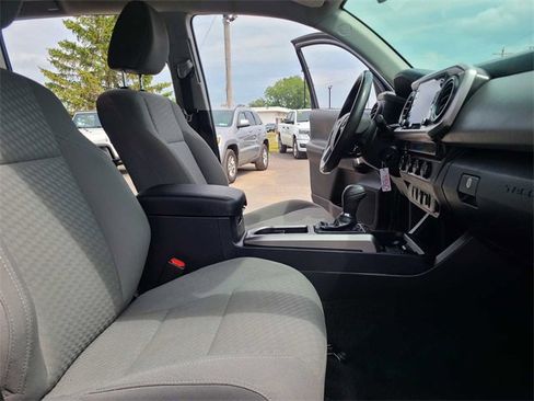 Used 2021 Toyota Tacoma SR5 image 18
