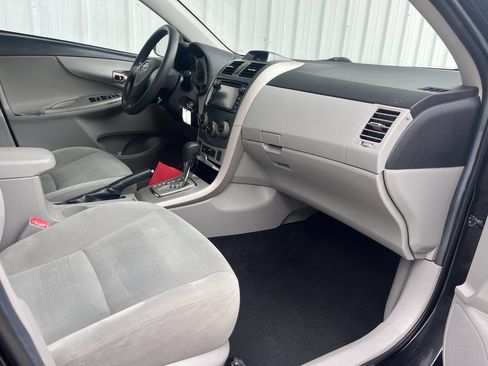 Used 2013 Toyota Corolla LE Special Edition image 16