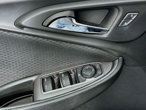 Used 2021 Chevrolet Malibu LT FWD image 15