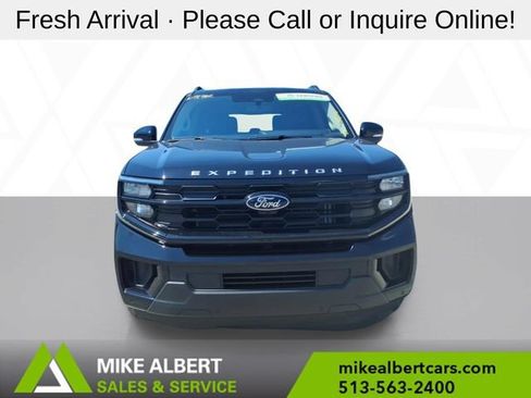 Used 2025 Ford Expedition Max Active AWD/4WD image 2