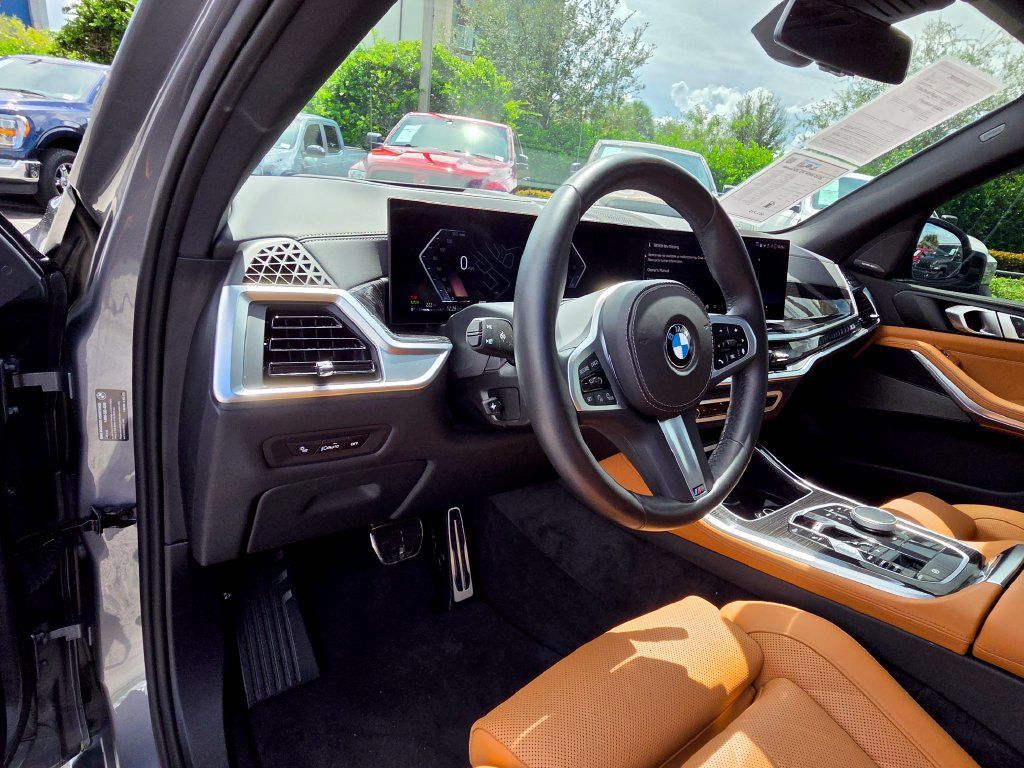 Used 2025 BMW X5 sDrive40i w/ M Sport Package RWD image 26