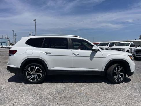 Used 2023 Volkswagen Atlas SEL AWD/4WD image 2