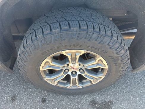 Used 2019 GMC Sierra 1500 SLE w/ SLE Value Package AWD/4WD image 12