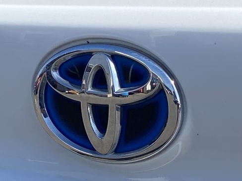 Certified 2024 Toyota Sienna LE image 4