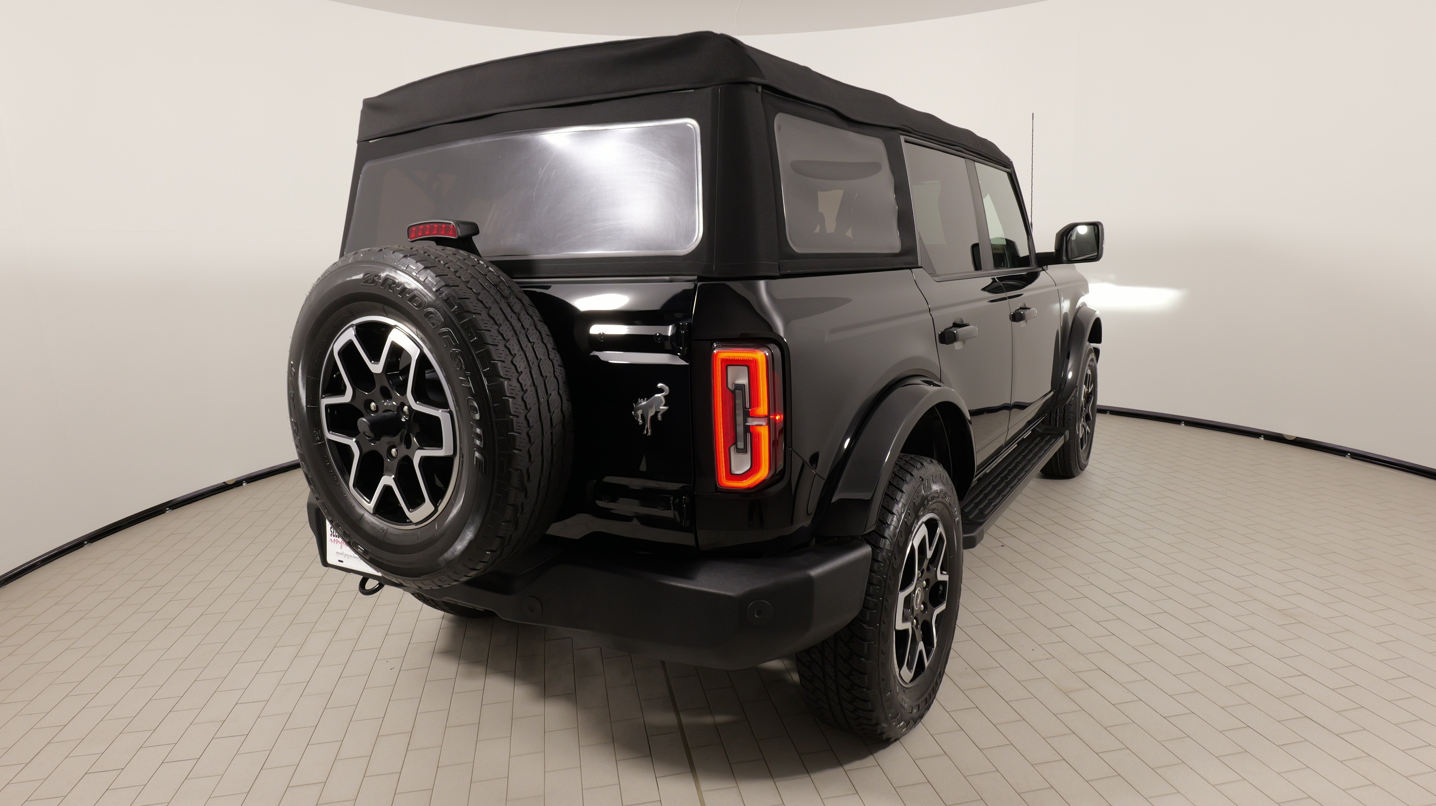 Used 2024 Ford Bronco Outer Banks AWD/4WD image 12