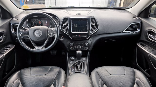 Used 2019 Jeep Cherokee Limited AWD/4WD image 12