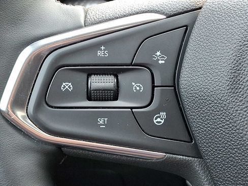 Used 2024 Chevrolet Trax ACTIV w/ Sunroof Package FWD image 22