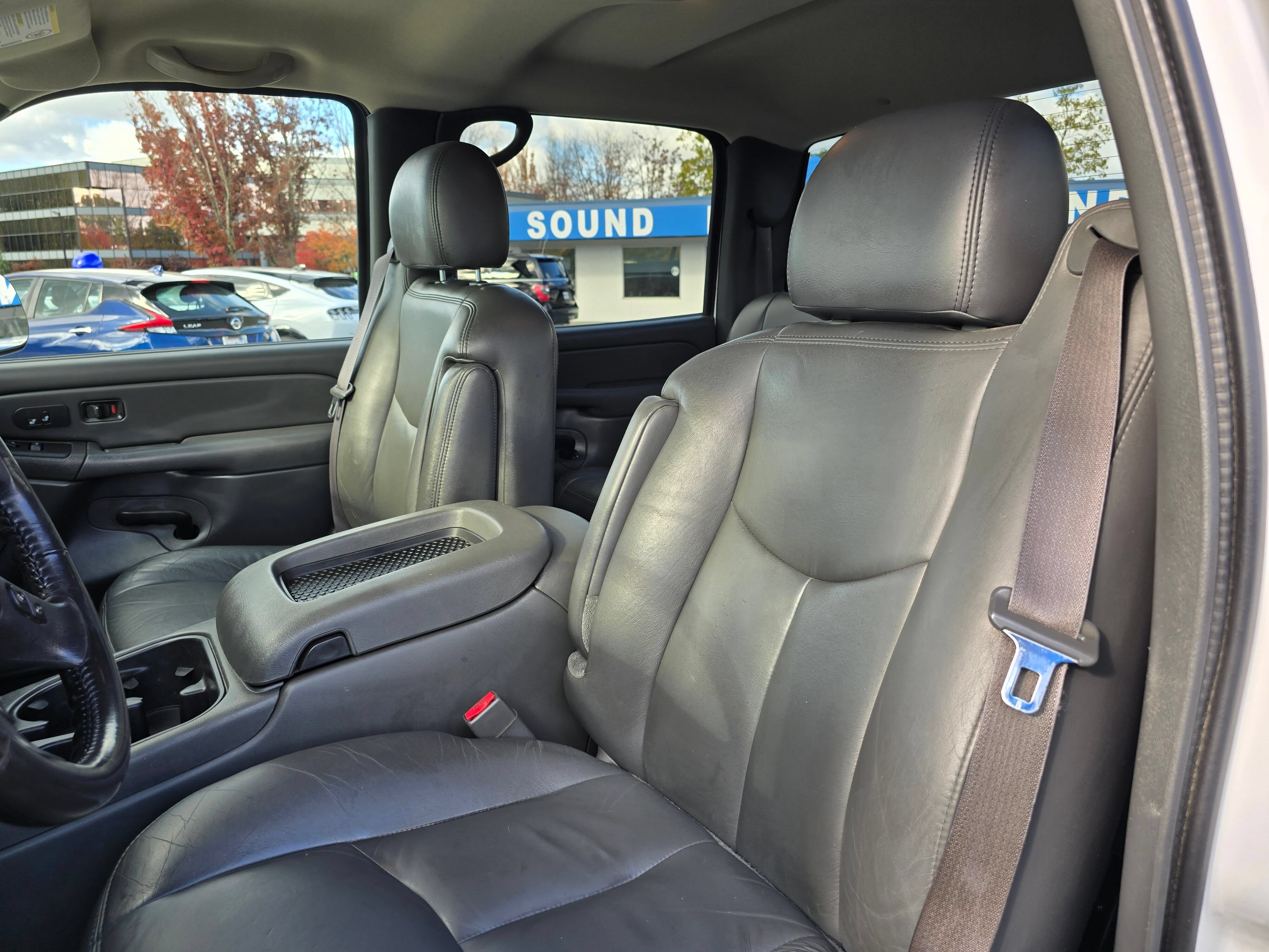 Used 2005 Chevrolet Silverado 2500 LT w/ Heavy-Duty Power Package AWD/4WD image 22