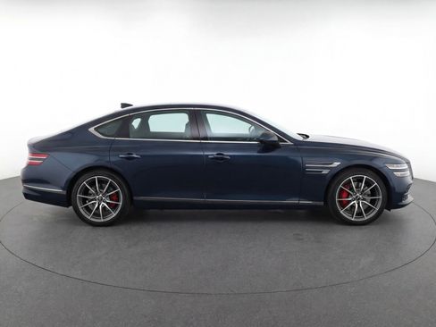 Used 2025 Genesis G70 2.5T AWD/4WD image 11