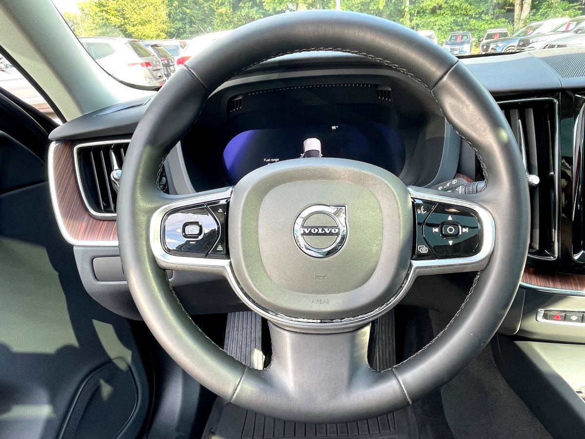 Used 2024 Volvo XC60 B5 Plus w/ Protection Package Premier AWD/4WD image 11