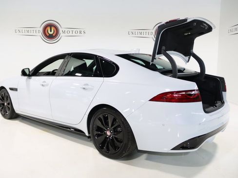 Used 2021 Jaguar XF R-Dynamic SE image 30