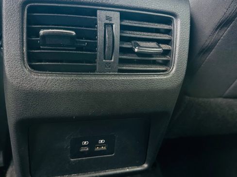 Used 2021 Nissan Rogue SV image 26