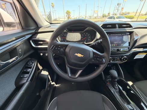 Used 2023 Chevrolet TrailBlazer LT w/ Convenience Package FWD image 13