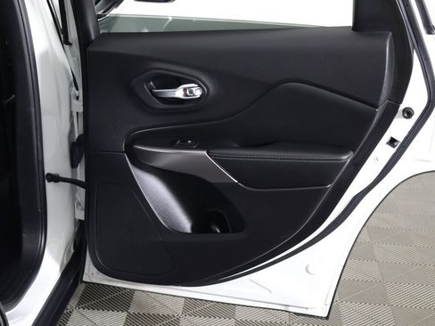 Used 2021 Jeep Cherokee Latitude Lux image 23