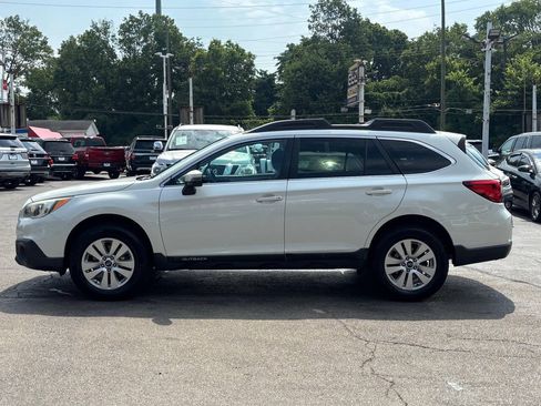 Used 2016 Subaru Outback 2.5i Premium AWD/4WD image 5
