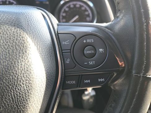 Used 2019 Toyota Camry SE image 14