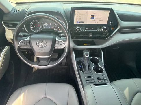 Used 2026 Toyota Highlander XLE AWD/4WD image 25
