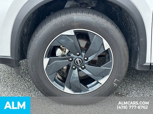 Used 2024 Nissan Rogue SV AWD/4WD image 12