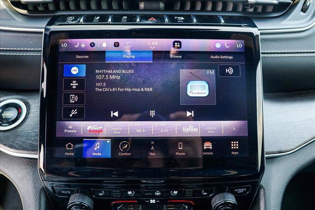 Used 2023 Jeep Grand Cherokee Overland AWD/4WD image 17