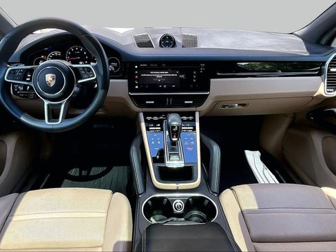 Used 2023 Porsche Cayenne Platinum Edition AWD/4WD image 15
