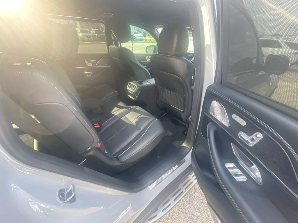 Used 2026 Mercedes-Benz GLS 580 4MATIC image 7
