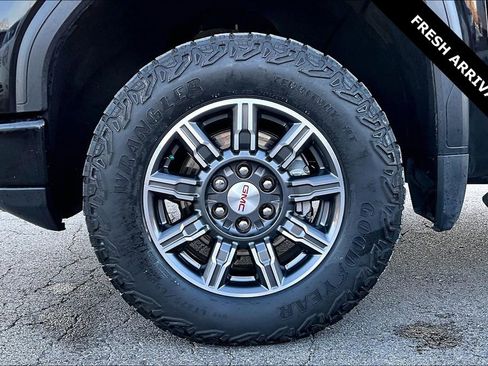 Used 2024 GMC Sierra 1500 AT4 w/ Technology Package image 33