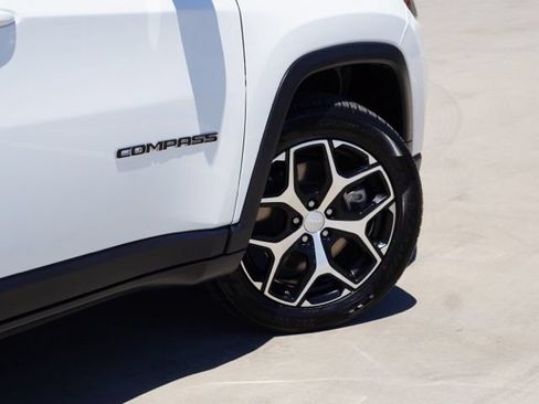 Used 2024 Jeep Compass Limited AWD/4WD image 9