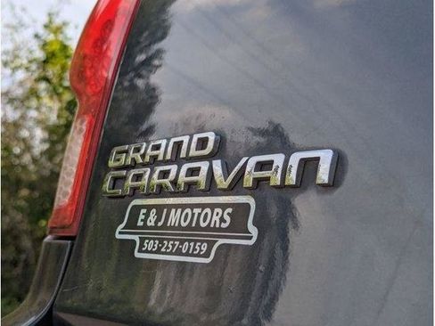 Used 2013 Dodge Grand Caravan American Value Package w/ UConnect Hands-Free Group FWD image 59